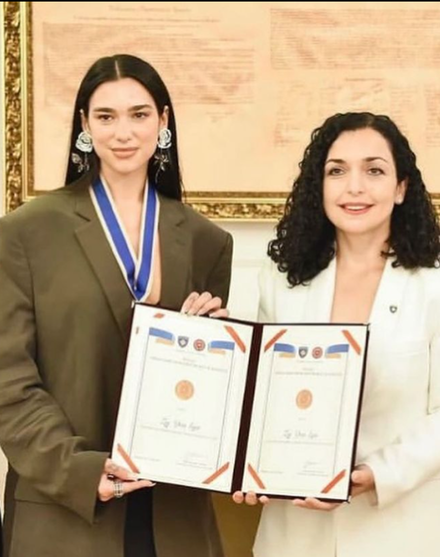 Şarkıcı Dua Lipa’ya Kosova Fahri Elçisi unvanı verildi 3