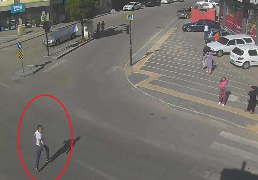 Mini etek giyiyor diye eşini bacaklarından vurdu: 2'nci duruşmada tahliye oldu 3