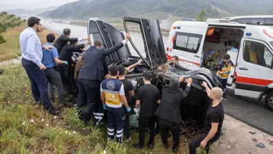 TBMM Başkanı Şentop'un koruma ekibi kaza yaptı