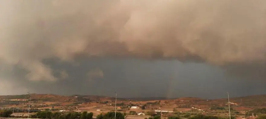 Çeşme'de sokaklar göle döndü 