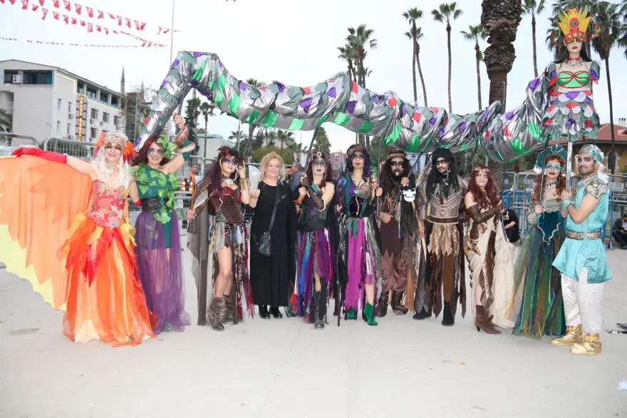 Adana'da renkli Portakal Çiçeği Karnavalı korteji 49 Adana'da renkli Portakal Çiçeği Karnavalı korteji 49