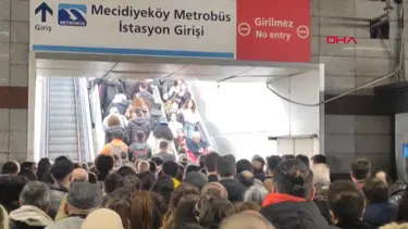 Mecidiyeköy metrobüs durağında yürüyen merdiven aniden ters yönde çalıştı: 3 yaralı