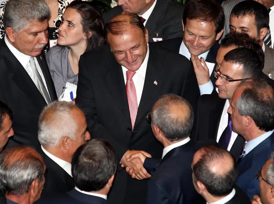 Siyasetçiler resepsiyonda buluştu 18