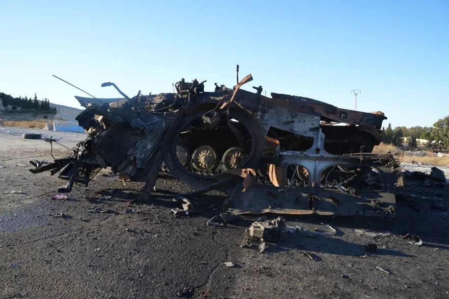 Münbiç'ten kaçan teröristler araçlarını ateşe verdi 8