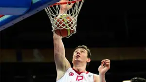 Devler farklı başladı