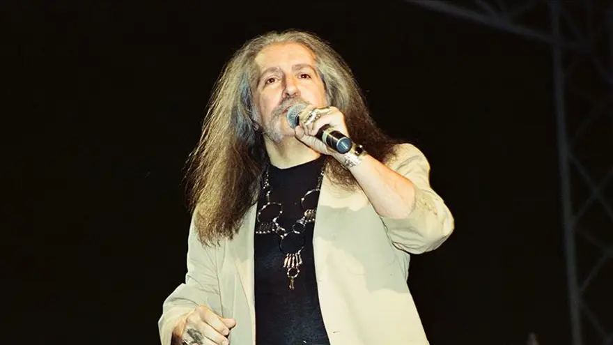 Barış Manço'yu canlandıracak olan Ekin Koç: Filmdeki şarkıları ben okuyacağım 5