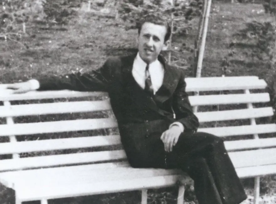 'GÜN OLUR, ALIR BAŞIMI GİDERİM, DENİZDEN YENİ ÇIKMIŞ AĞLARIN KOKUSUNDA' 23