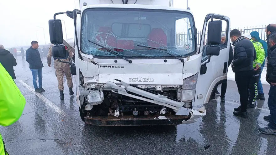 Bitlis'te 20 araç birbirine girdi: Çok sayıda yaralı var 1