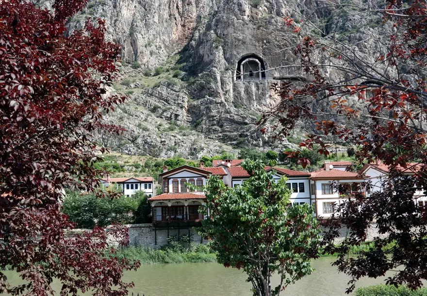 'Şehzadeler şehri' Amasya tarih kokan otantik sokaklarıyla ziyaretçilerini bekliyor 13