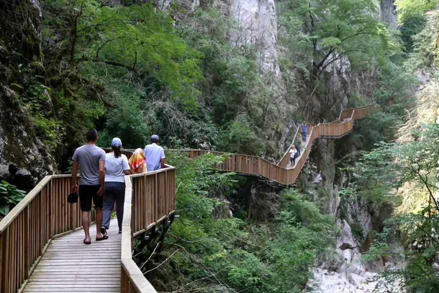 Kastamonu'nun kanyonlarıyla ünlü ilçesi Pınarbaşı nüfusunun 20 katı ziyaretçi ağırladı 6 Kastamonu'nun kanyonlarıyla ünlü ilçesi Pınarbaşı nüfusunun 20 katı ziyaretçi ağırladı 6