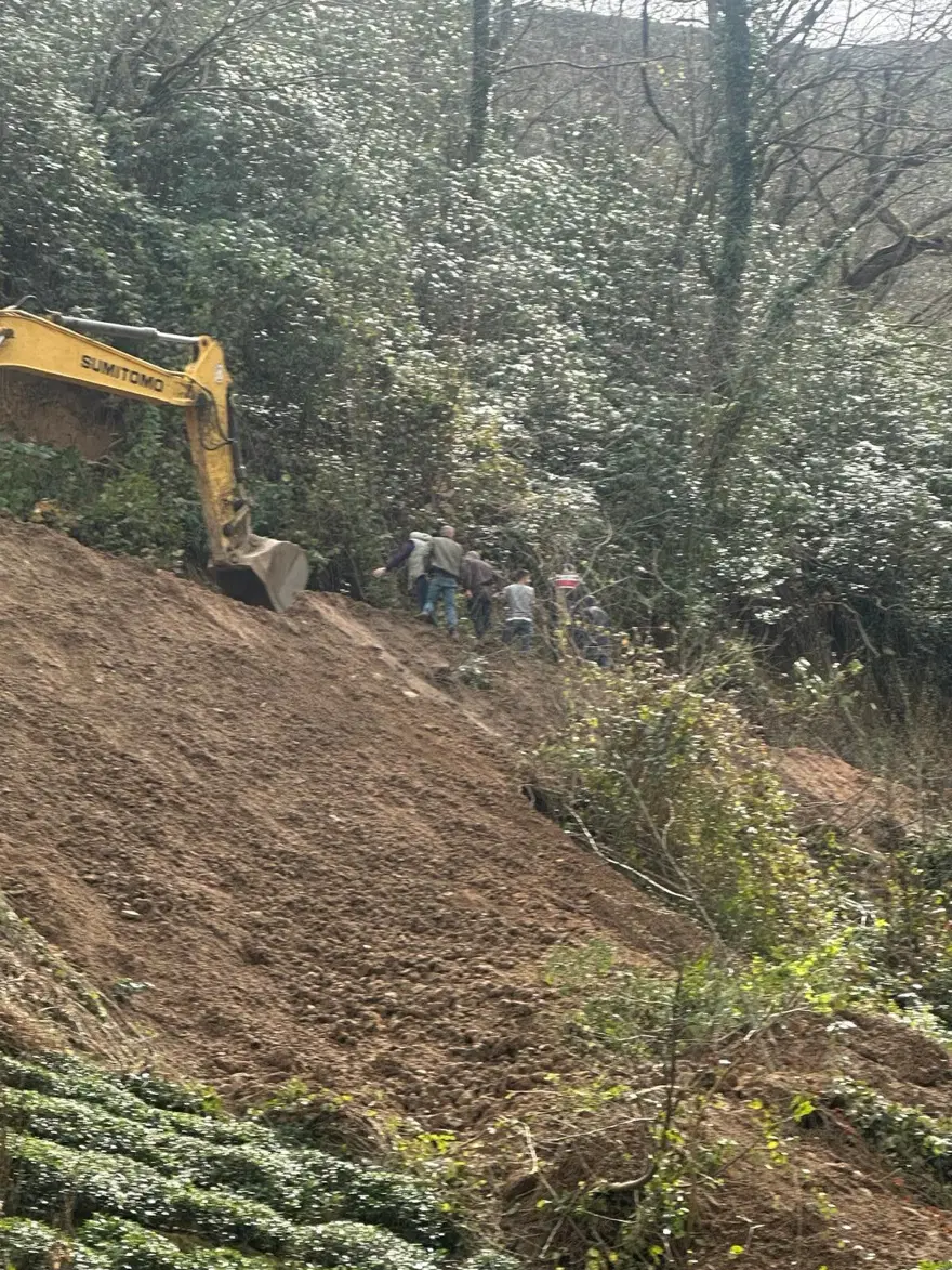 Trabzon'da içme suyu hattı çalışmasında göçük: 3 işçi yaşamını yitirdi 1