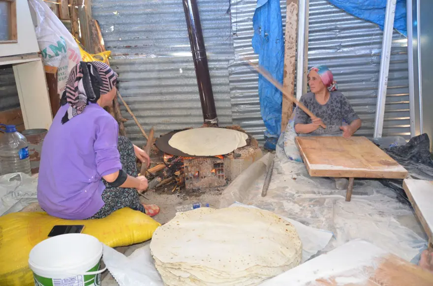 Bir kilo undan 500 tane çıkıyor! Antalyalıların vazgeçilmez lezzeti: Kış boyunca bayatlamıyor 