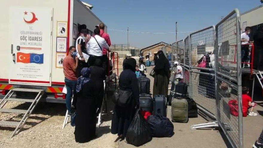 Binlerce Suriyeli bayram için ülkesine döndü 3