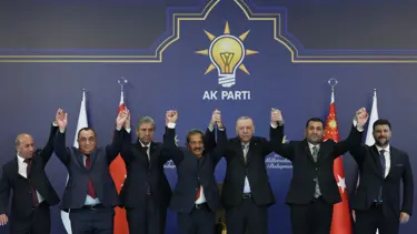 7 Belediye Başkanı AK Parti'ye katıldı