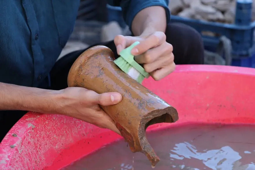 Tatarlı Höyük'te Orta Demir Çağ'a ait depolama alanı bulundu 3 Tatarlı Höyük'te Orta Demir Çağ'a ait depolama alanı bulundu 3