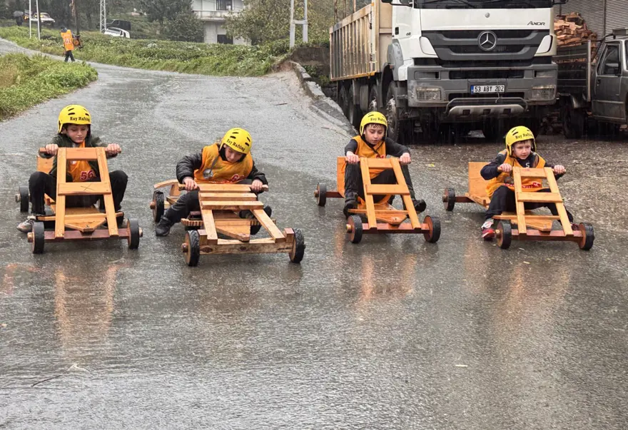 Yağmur engel olamadı: Rize'de tahta arabalar "Laz Ralli"de yarıştı 3