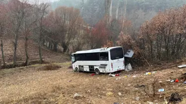 Kütahya'da işçi servisi şarampole devrildi: 1 ölü, 7 yaralı