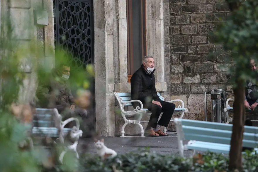 Türkiye'de ilk vaka görüldüğü gün kapılar kapandı! Darülaceze'de 'kapalı' 9 ay 18 Türkiye'de ilk vaka görüldüğü gün kapılar kapandı! Darülaceze'de 'kapalı' 9 ay 18