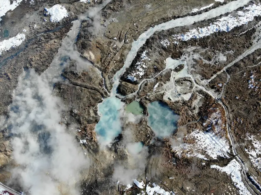 Şifa kaynağı Diyadin Kaplıcaları'nda işletmeciler yoğun ilgiden talebe yetişemiyor 16