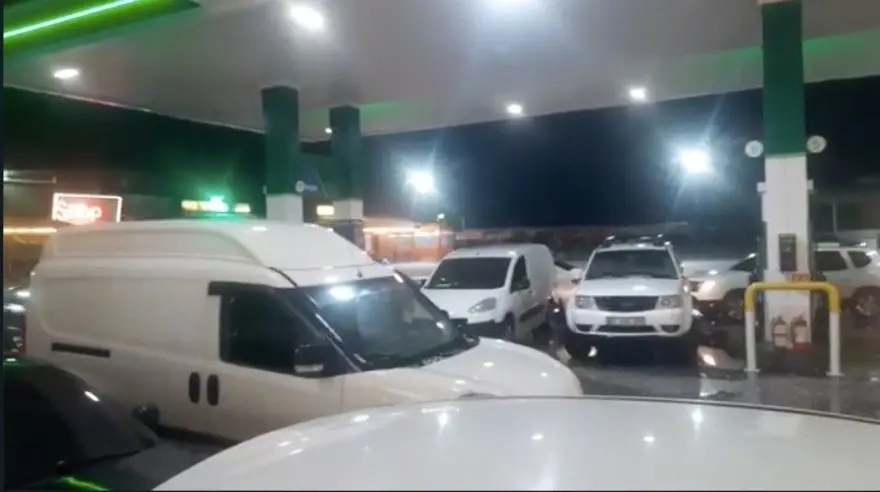 Antalya'da dolu yağışı etkili oldu: Araçlar akaryakıt istasyonlarına sağındı 5