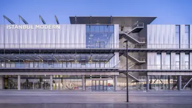 İstanbul Modern 20. yılında ziyaretçi rekoru kırdı