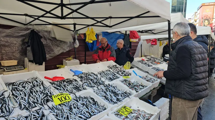 Bolluk sürüyor, tezgahta 75 liradan yerini aldı: "3 tanesi 100 liraya kadar düştü" 