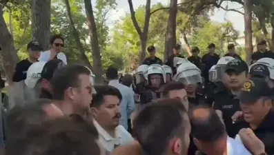 Kadıköy'de izinsiz gösteri: 47 kişi gözaltına alındı