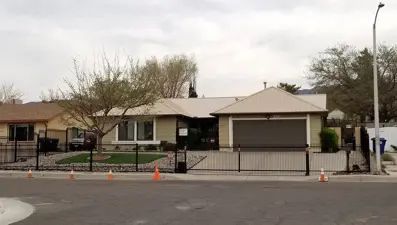 Breaking Bad dizisindeki Walter White'ın evi, 4 milyon dolara satışa sunuldu