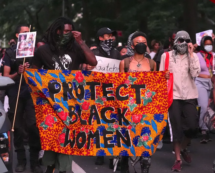 Polis tarafından öldürülen Sonya Massey için adalet! Binlerce kişi New York sokaklarında yürüdü 7