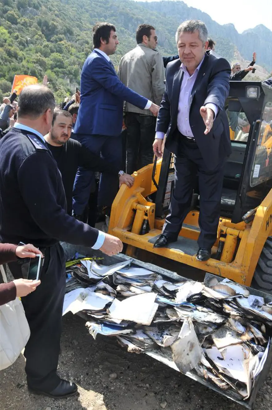 Antalya'da 'evraklar yakıldı' iddiası 6