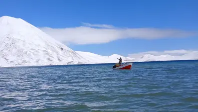 Ağrı'daki Balık Gölü baharla birlikte canlandı: Doğa tutkunlarının favorisi
