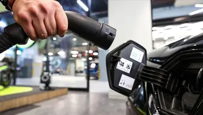 Kanada’da 2035’ten itibaren sadece elektrikli binek araç satılacak