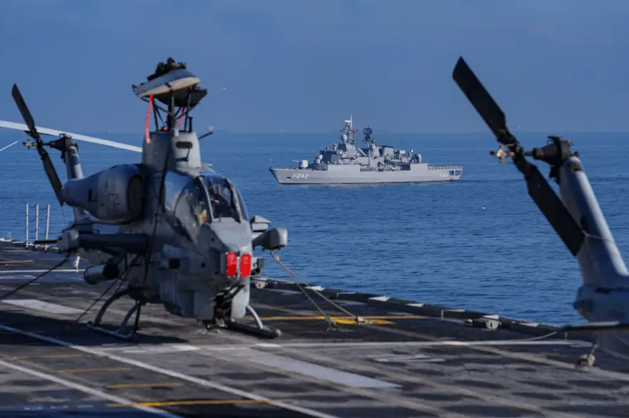 Preveze Deniz Zaferi’nin 486’ncı yıl dönümü: Türk donanmasından İstanbul Boğazı’nda geçit töreni 6