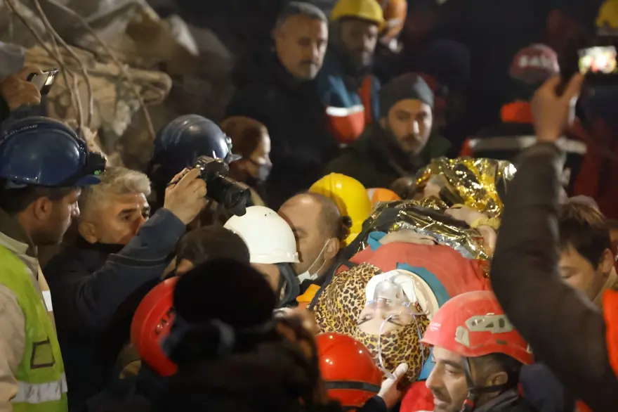 Deprem bölgesinden mucize kurtuluşlar 22