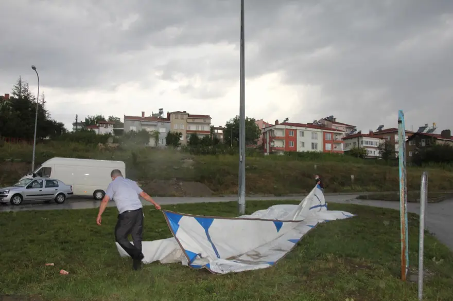 Kütahya Domaniç'i dolu ve sel vurdu 9