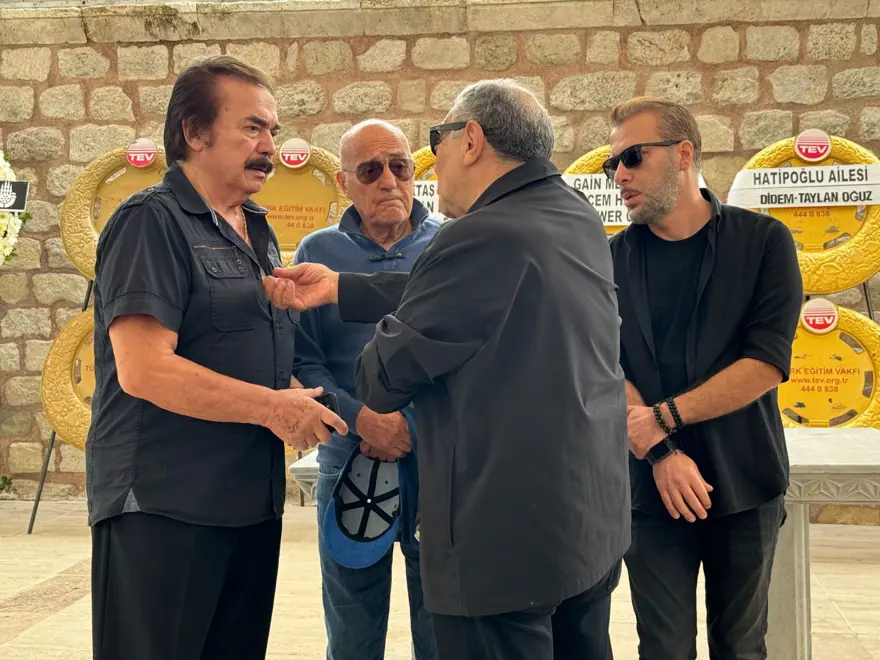 Mazhar Alanson'un kızı Eda Alanson son yolculuğuna uğurlandı 10