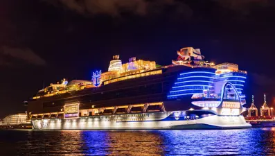 Dünyanın en büyük yolcu gemisinde su kaydırağı kırıldı: Dehşet anlarını yolcular anlattı