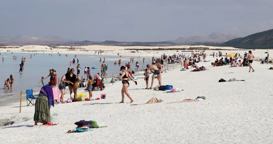 'Türkiye'nin Maldivleri' Salda Gölü'ne ziyaretçi akını: 600 bin turist ağırladı 13