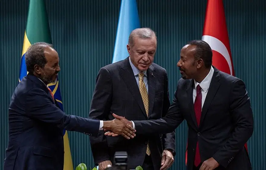 Uluslararası krizlerin arabulucu ülkesi: Türkiye 16 Uluslararası krizlerin arabulucu ülkesi: Türkiye 16