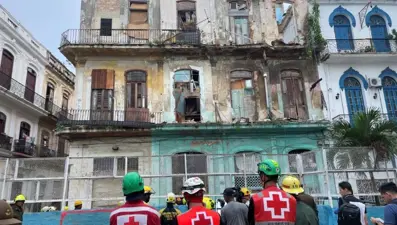 Küba'da çöken binanın enkazı altında kalan 2 kişi hayatını kaybetti