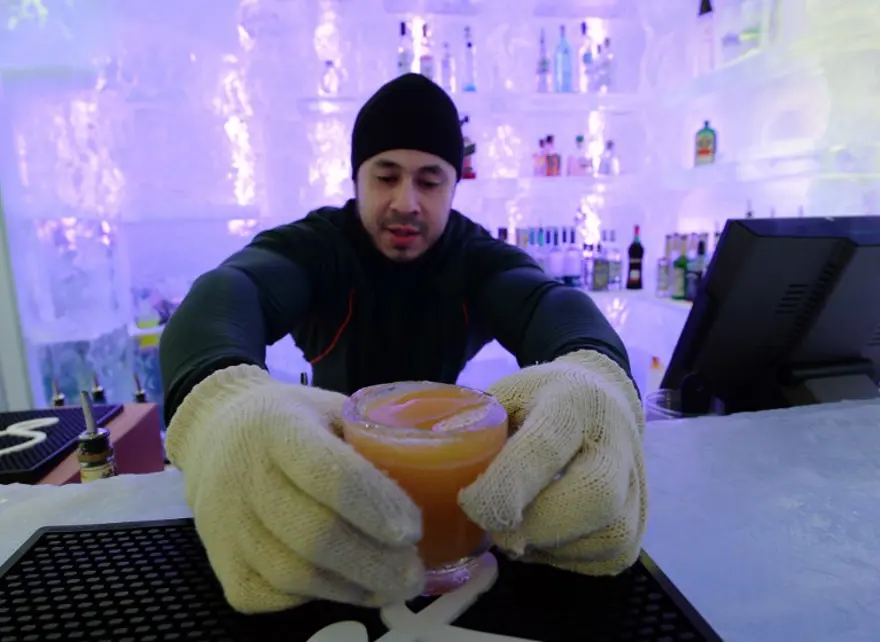 Buz bar ilgi odağı 17