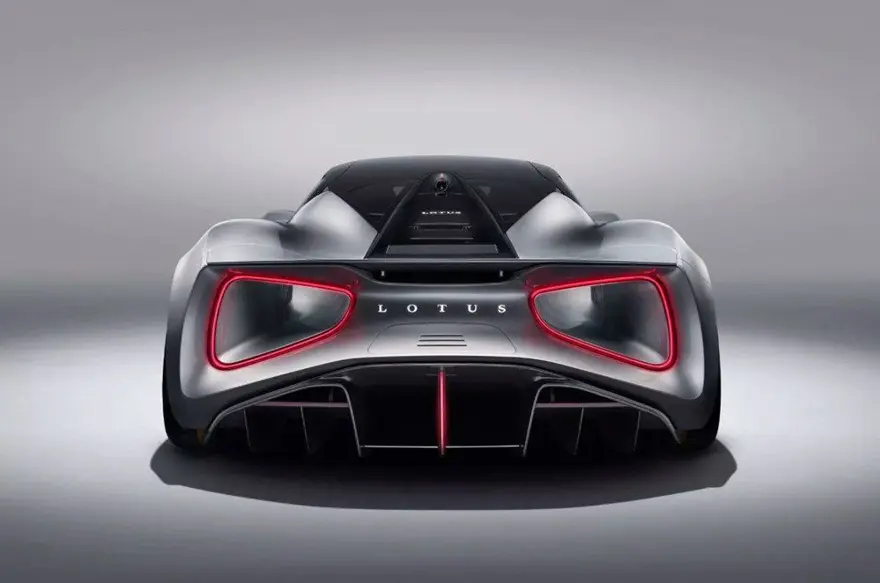 2.2 milyon dolarlık elektrikli otomobil piyasaya çıkmadan tükendi 6