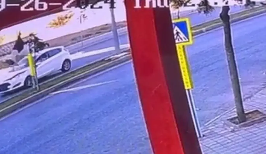 Adana’da feci kaza: Karşıdan karşıya geçmek isterken canverdi 3