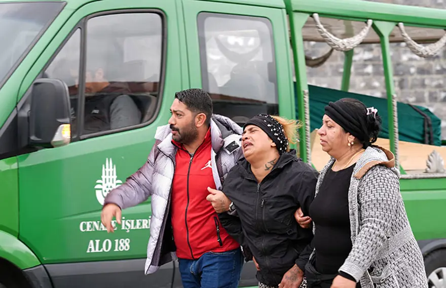 PARK VE BAHÇELER MÜDÜRÜ SAVUNMA YAPTI
3 PARK VE BAHÇELER MÜDÜRÜ SAVUNMA YAPTI
3