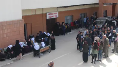 Boşanma aşamasındaki eşini öldürüp, 8 yaşındaki kızını yaraladı