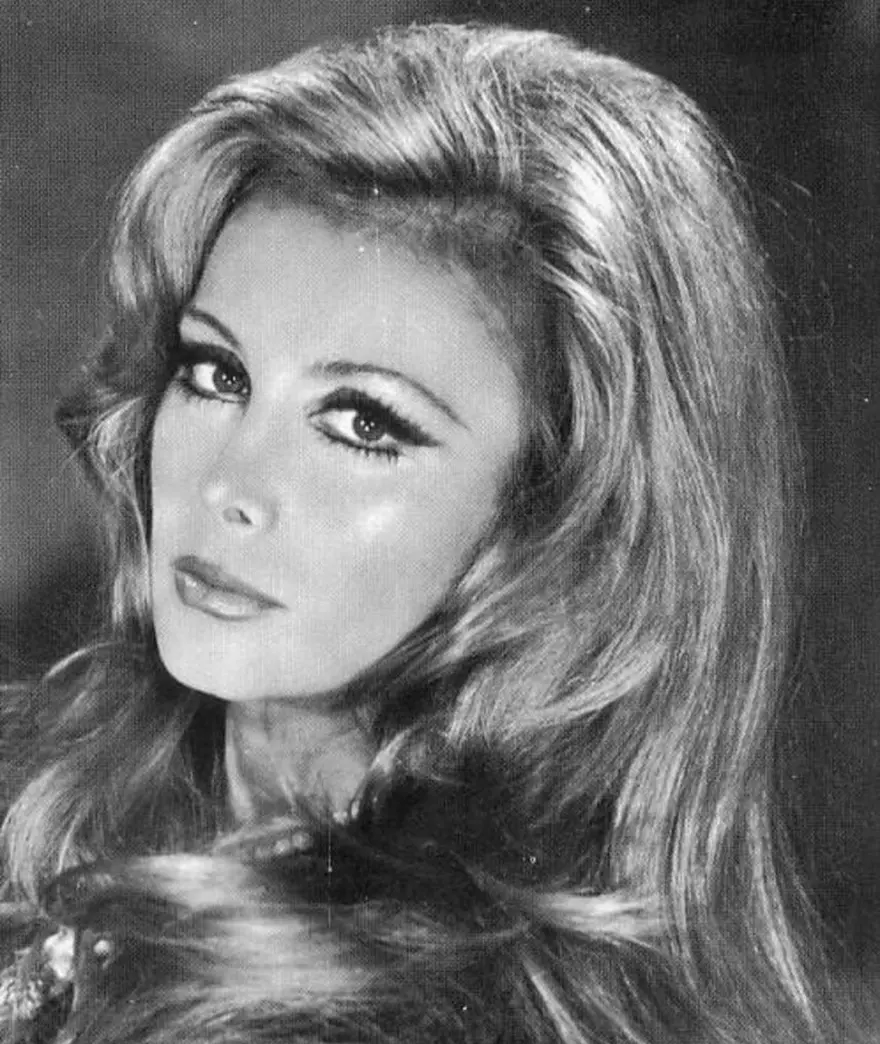 HAKKINDA YAZILAN KİTAPLAR 7