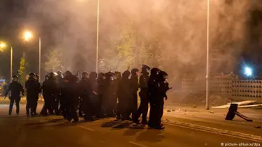 Sığınmacı taşıyan otobüslere saldırı