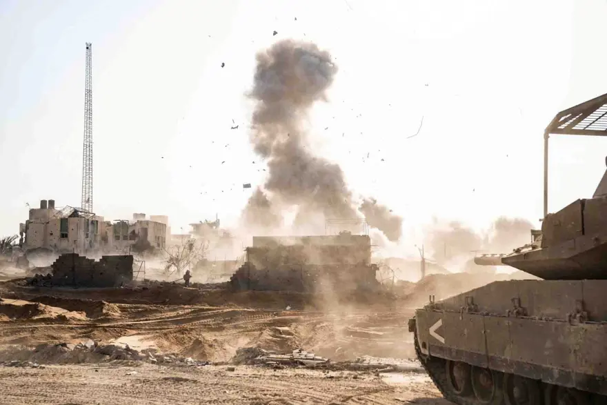 İsrail'den Gazze'ye yakıt izni: İlk kamyonlar geçti 9