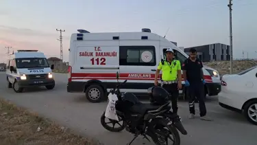 Ehliyetsiz motosikletli kaza yaptı