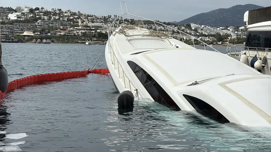 Bodrum'da milyonluk yat suya gömüldü 4